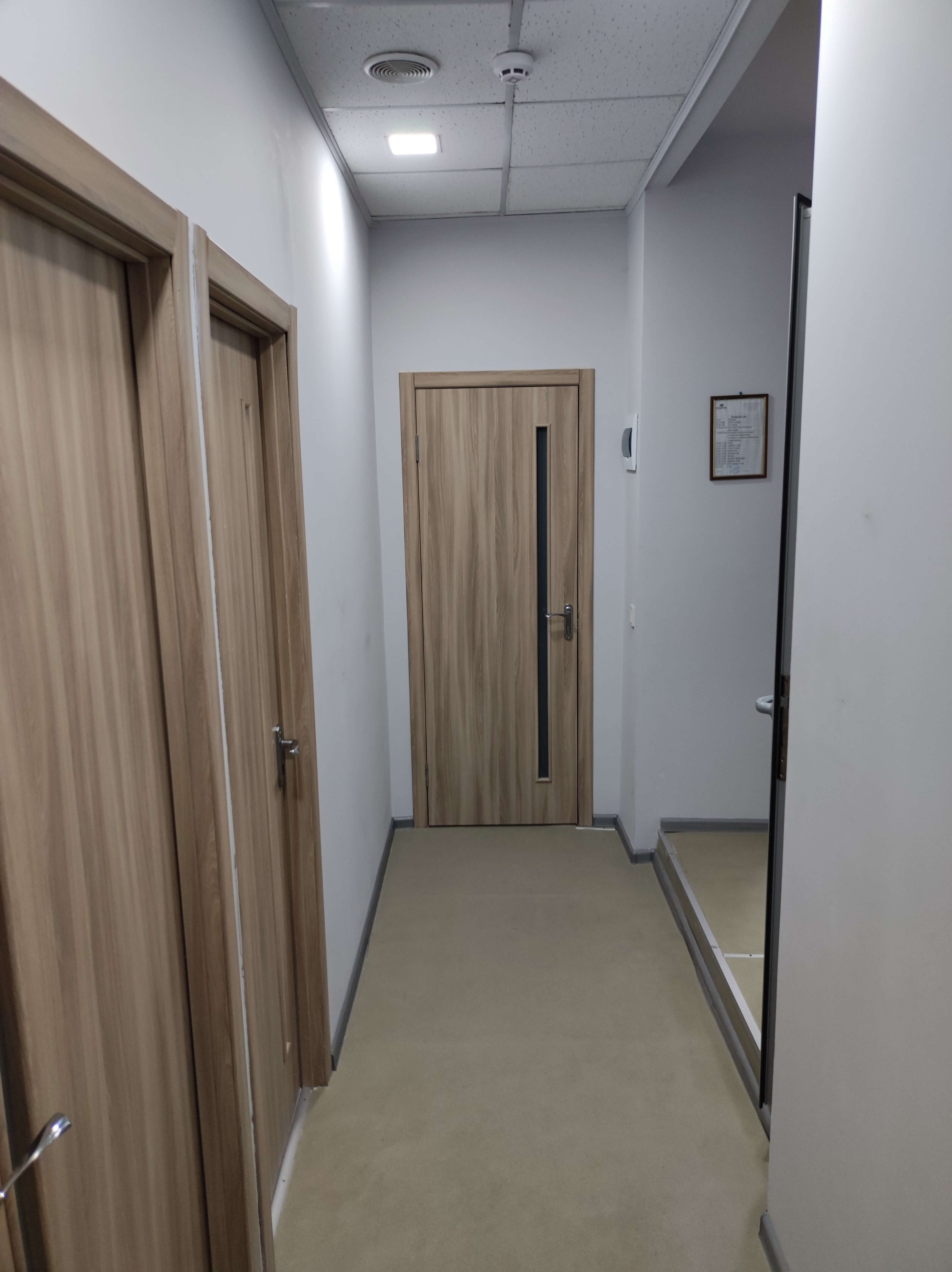 Приватна клініка Пальміра Плюс коридор